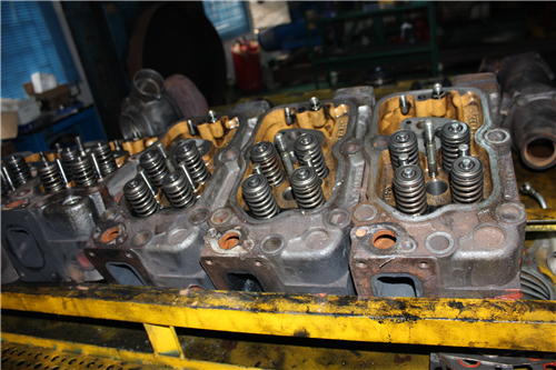 三菱S6R-PTA柴油發(fā)動機(jī)缸蓋