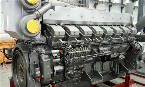 三菱R16柴油發(fā)動機(jī)氣缸頭、進(jìn)排氣閥門機(jī)構(gòu)的解體、檢修