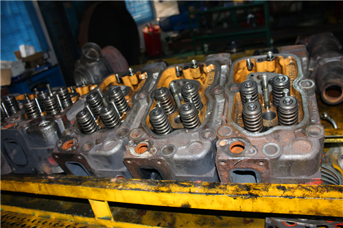 三菱R16柴油發(fā)動(dòng)機(jī)本體的檢測(cè)、修理