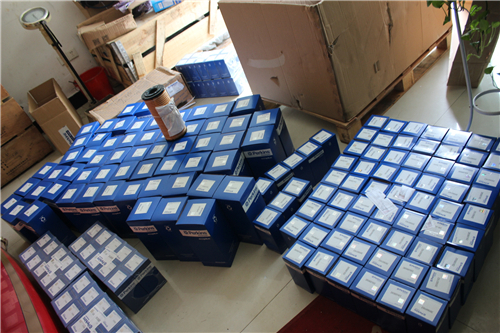 珀金斯柴油發(fā)動機1878042 C92燃油、空氣過濾器