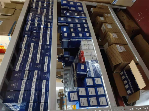 裝載機鉑金斯發(fā)動機1104 1106配件