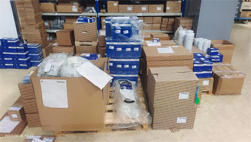 鉑金斯發(fā)動機(jī)四配套多少錢